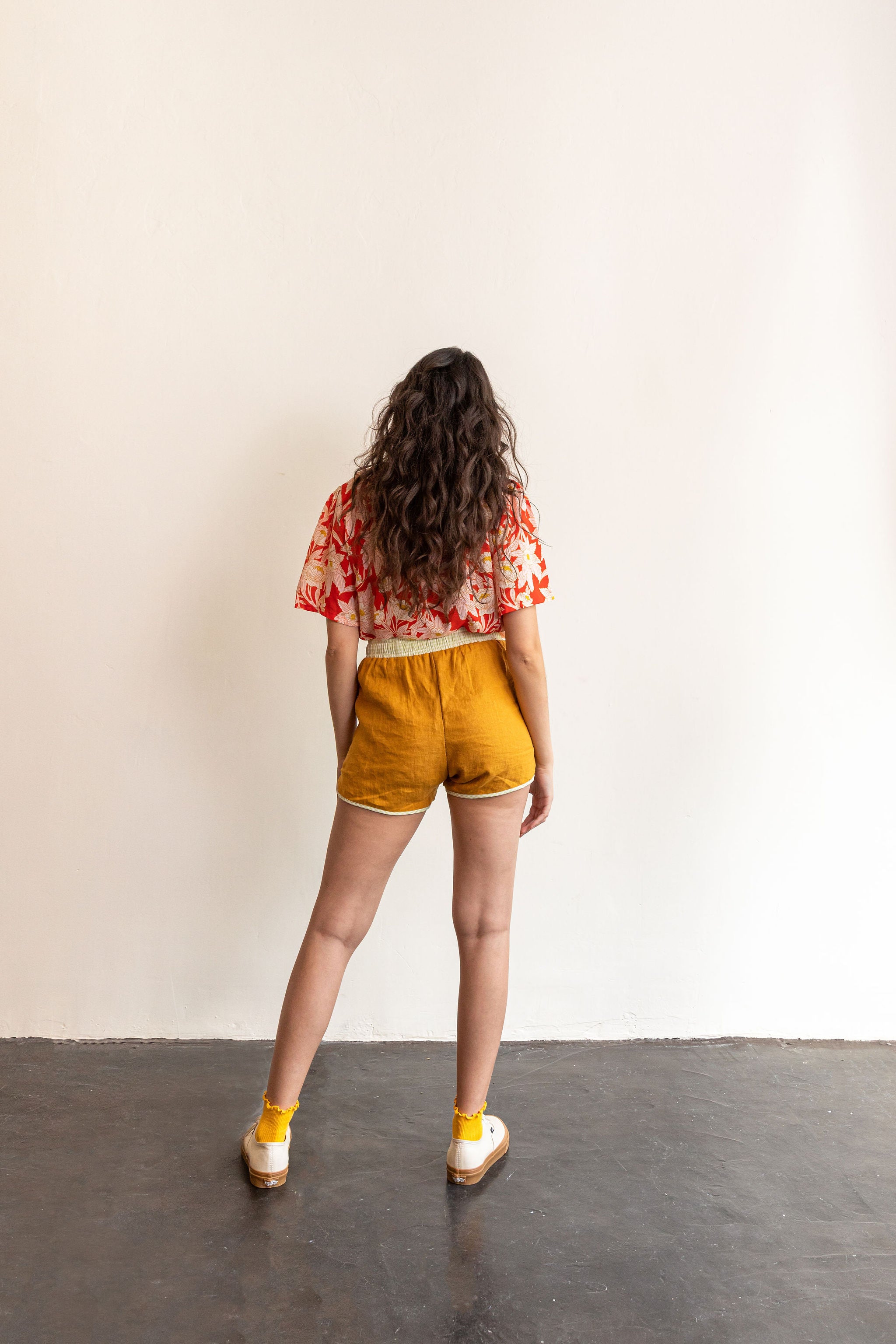 Elastic High Waisted Shorts with Exposed Pockets Sewing Tutorial
